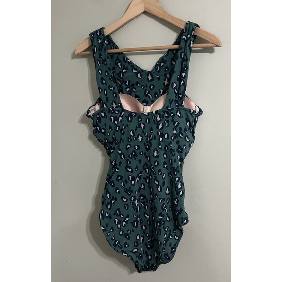 Garnet Hill Women's Ruched Front One-Piece Swimsuit Pine Leopard Size 8 - Picture 3 of 5